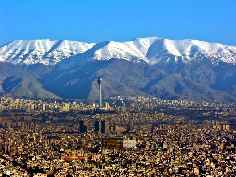 واdari: سه هزار ملک دولتی در صف واگذاری قرار دارند. این فرصت منحصربه‌فرد برای سرمایه‌گذاری در ایران را از دست ندهید. جزئیات را بخوانید!